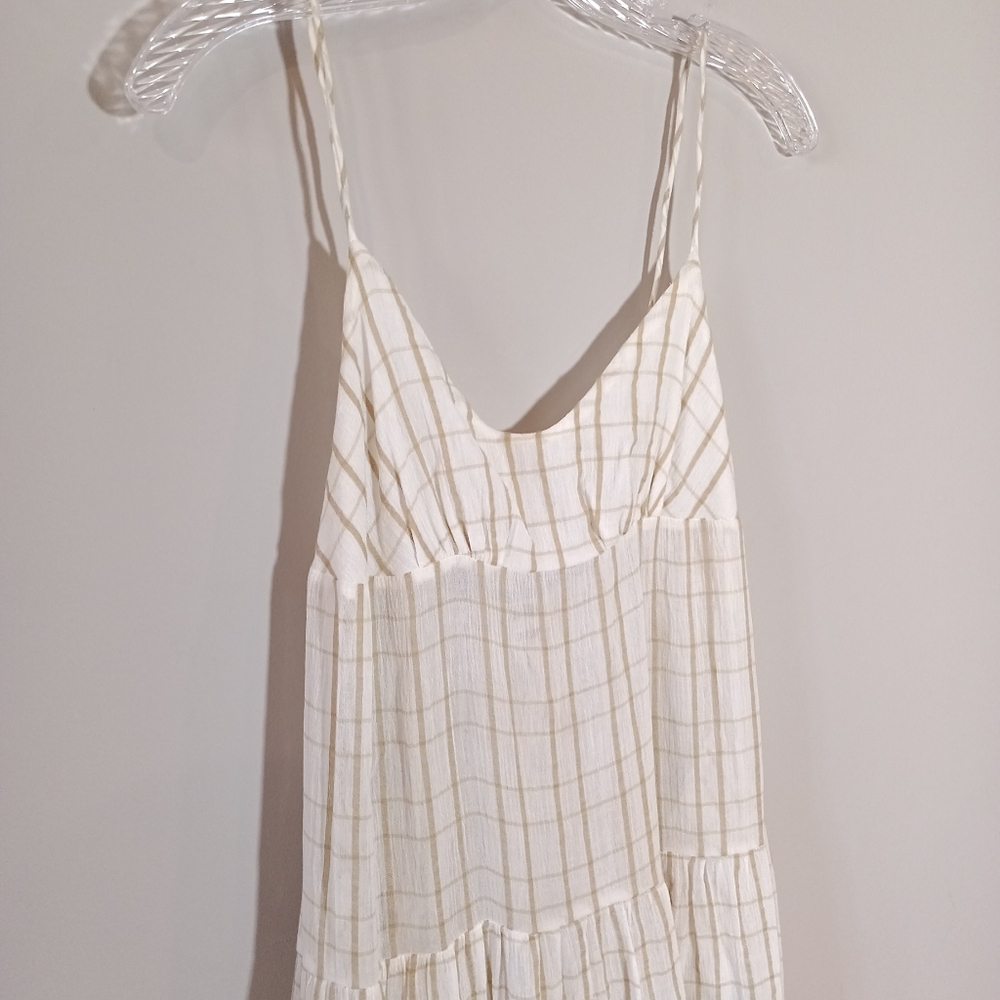 Elegant Cream Plaid Maxi Dress - Picture 4 of 14